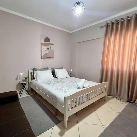 Appartement 2bdr Komuna E Parisit *