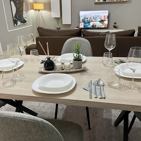 2bdr Komuna E Parisit * Tirana